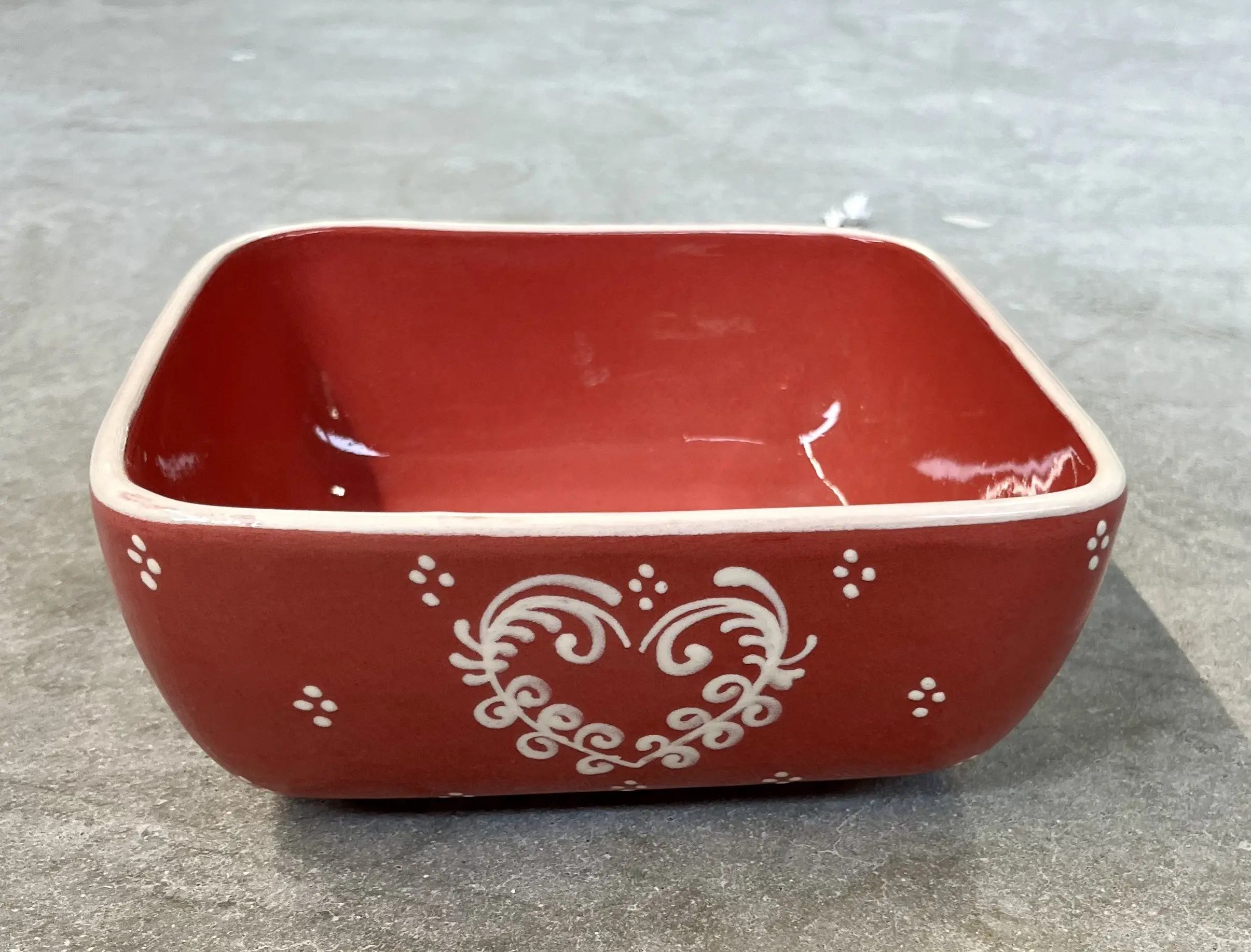 Saladier carré cerise cœur frise